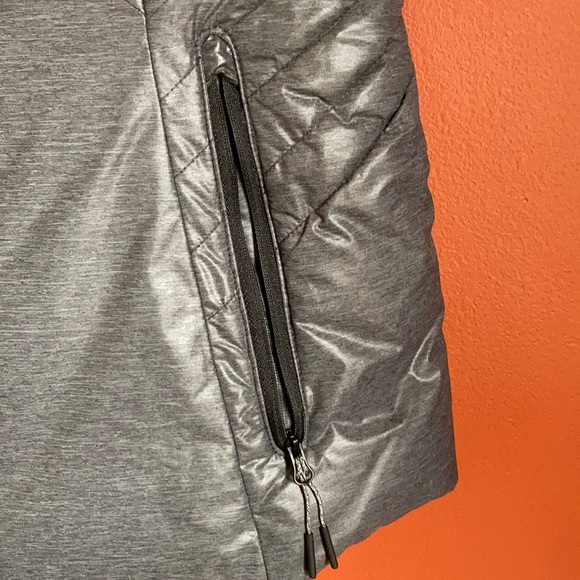 NWT Champion Puffer Vest - Picture 7 of 12